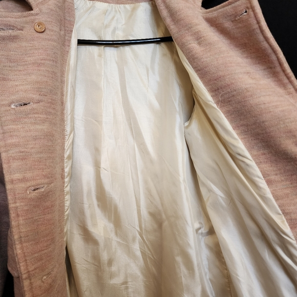 Women's Coat - Picture 4 of 6